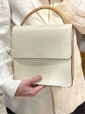 Handstich leather bag